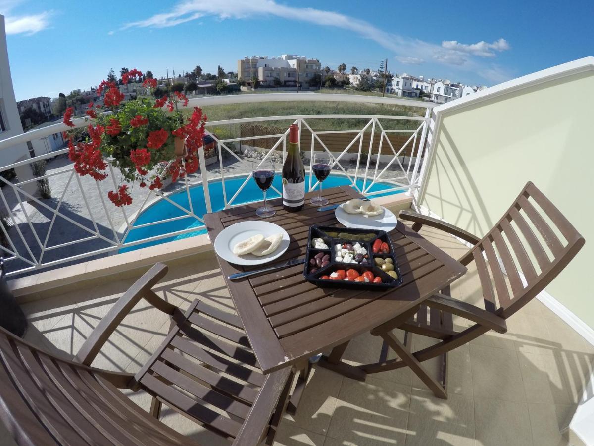 Kato Paphos Suites Экстерьер фото