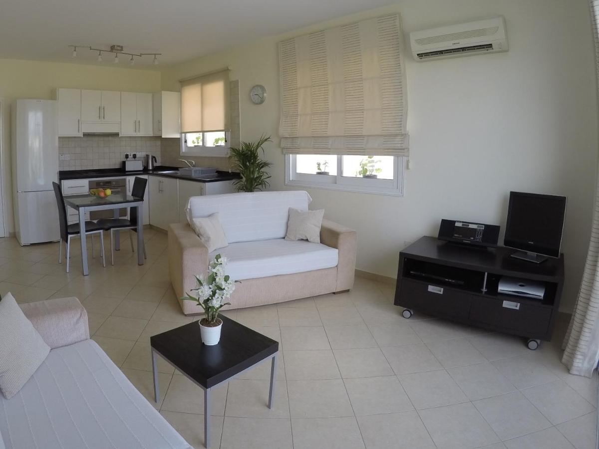Kato Paphos Suites Экстерьер фото