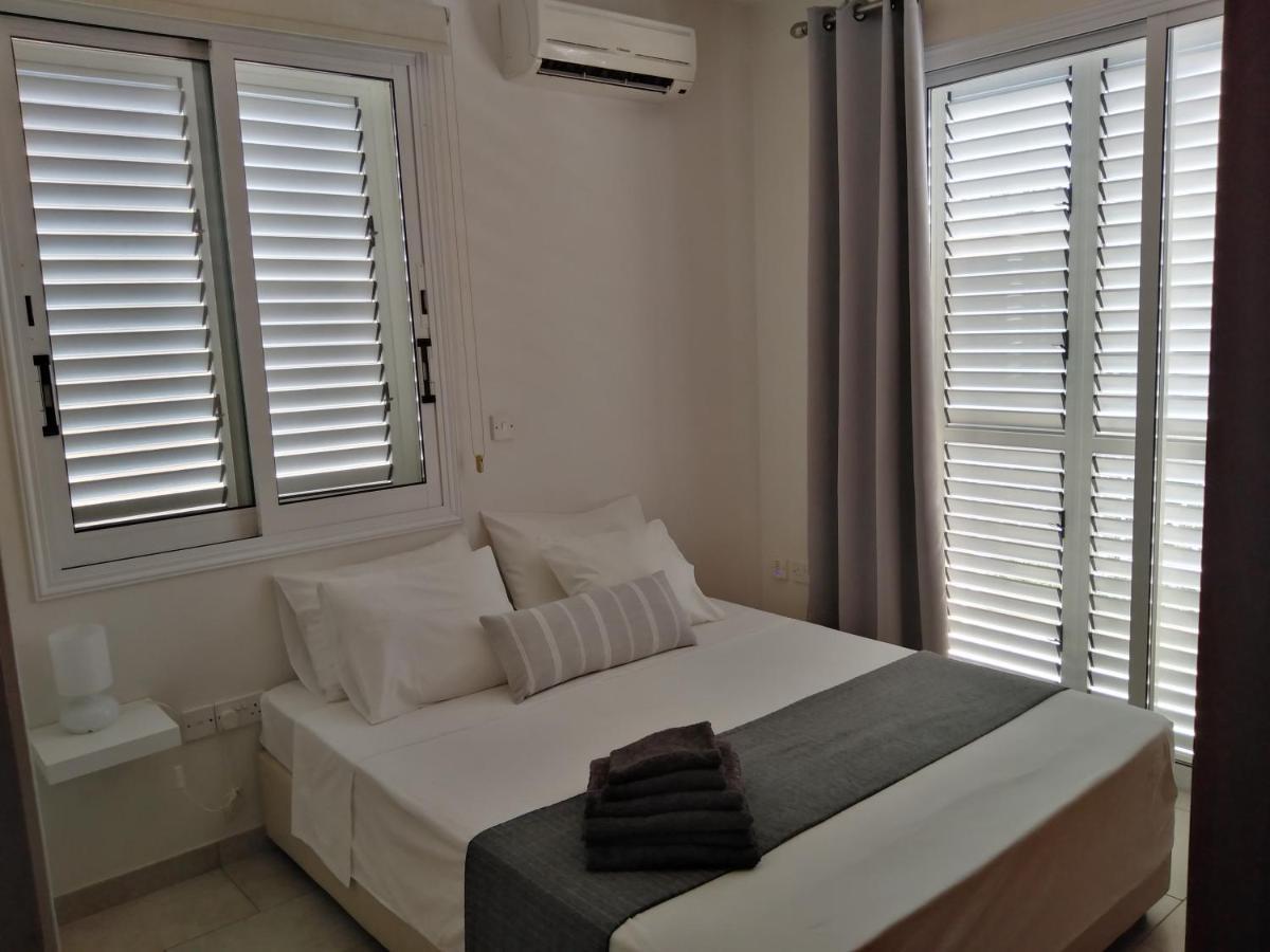 Kato Paphos Suites Экстерьер фото