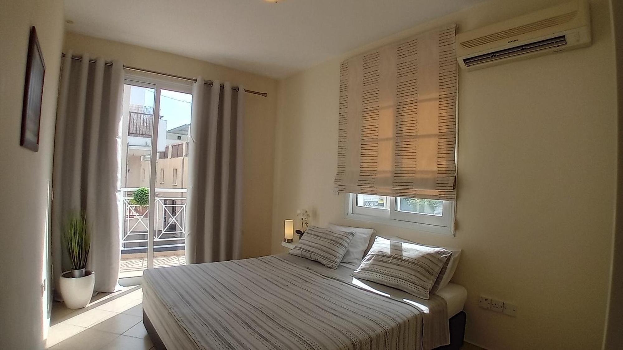 Kato Paphos Suites Экстерьер фото